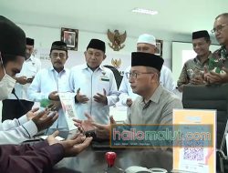 Hadir Di Layanan Pembayaran Zakat BAZNAS Kota Ternate, Wali Kota Ternate Setor Zakatnya