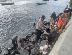 Respon Positif Video Viral, Polres Ternate : Personel Di Nasehati, Polri Bersama Masyarakat Bersihkan Pantai